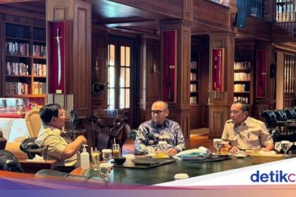 Prabowo Subianto Diskusikan Transaksi Negara dengan PPATK di Hambalang