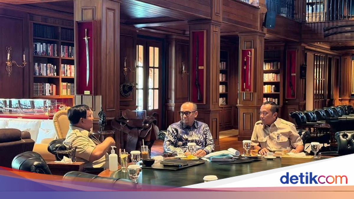 Prabowo Subianto Diskusikan Transaksi Negara dengan PPATK di Hambalang