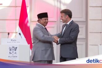 Prabowo dan Macron Bahas Pendidikan hingga Investasi di Paris