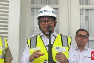 Pramono Anung Tinjau Proyek MRT Bundaran HI-Kota Tua Bersama Gibran