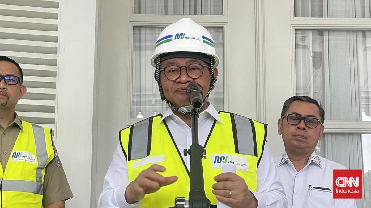 Pramono Anung Tinjau Proyek MRT Bundaran HI-Kota Tua Bersama Gibran