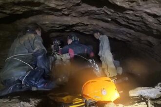 Proses Evakuasi Dramatis Penambang Emas di Gua Laos yang Terendam Banjir