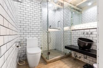 Rekomendasi Keramik Dinding Kamar Mandi Tahan Lembap