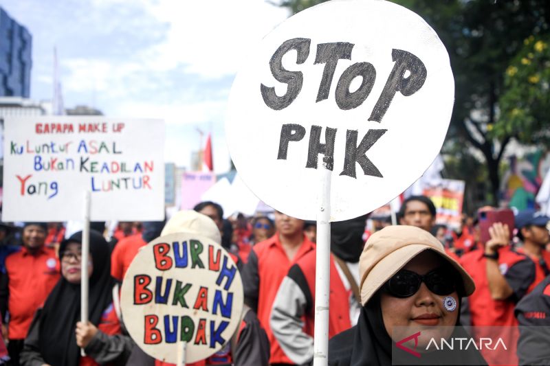 Ribuan Buruh Gelar Aksi di Jakarta Rayakan Hari Buruh