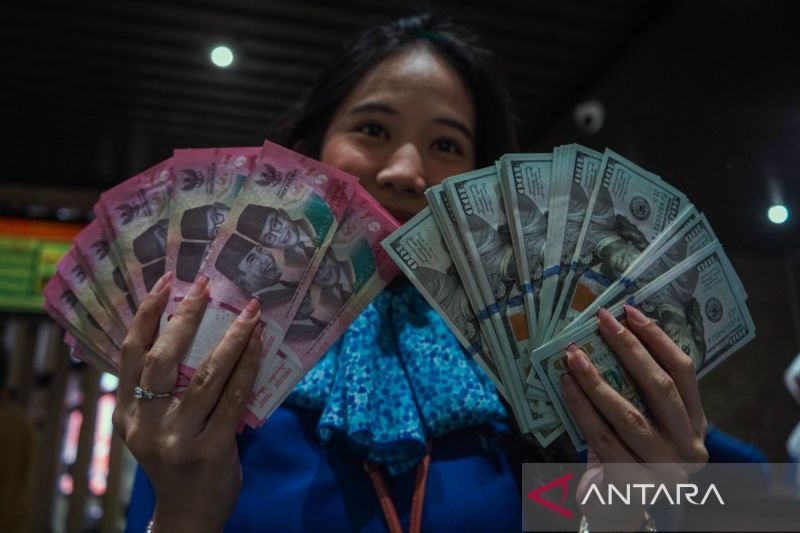 Rupiah Menguat Menjadi Rp 17.814 per Dolar AS