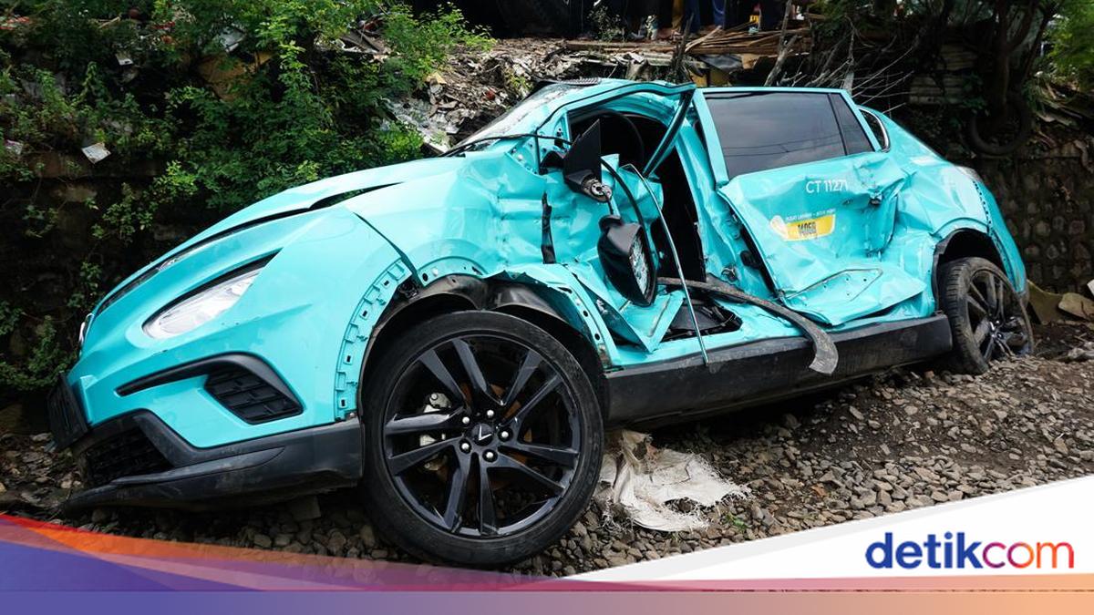 Sopir Taksi Green SM Jadi Tersangka Kecelakaan KRL di Bekasi