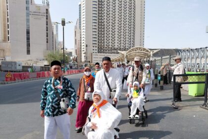Strategi Jemaah Haji Indonesia Menghadapi Cuaca Ekstrem di Makkah