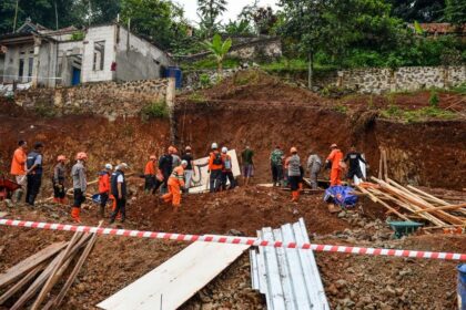 Tebing Longsor di Bogor Akibatkan Masjid Nurul Hikmah Ambruk