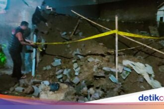 Tembok Penahan Tanah Longsor di Cianjur, Satu Orang Tewas