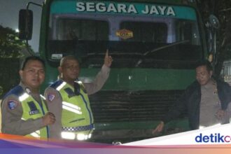 Truk Trailer Lawan Arah di Jl Cacing Jakut, Sopir Ditilang