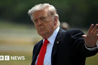 Trump: AS Bantu Kapal Terjebak di Selat Hormuz