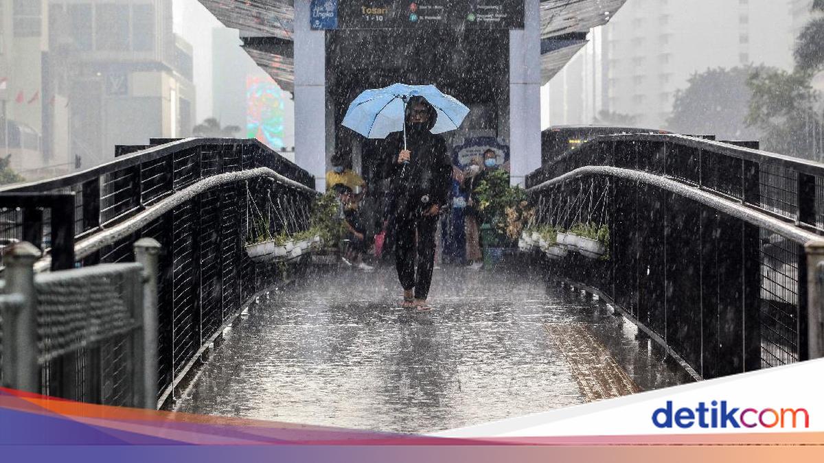 Waspada Hujan Lebat dengan Petir 2-8 Mei 2026, Ini Daerah Terdampak