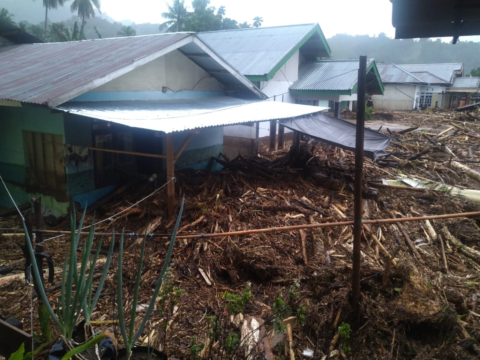 Pascabanjir bandang di Bolmong, warga butuh makanan hingga perlengkapan tidur
