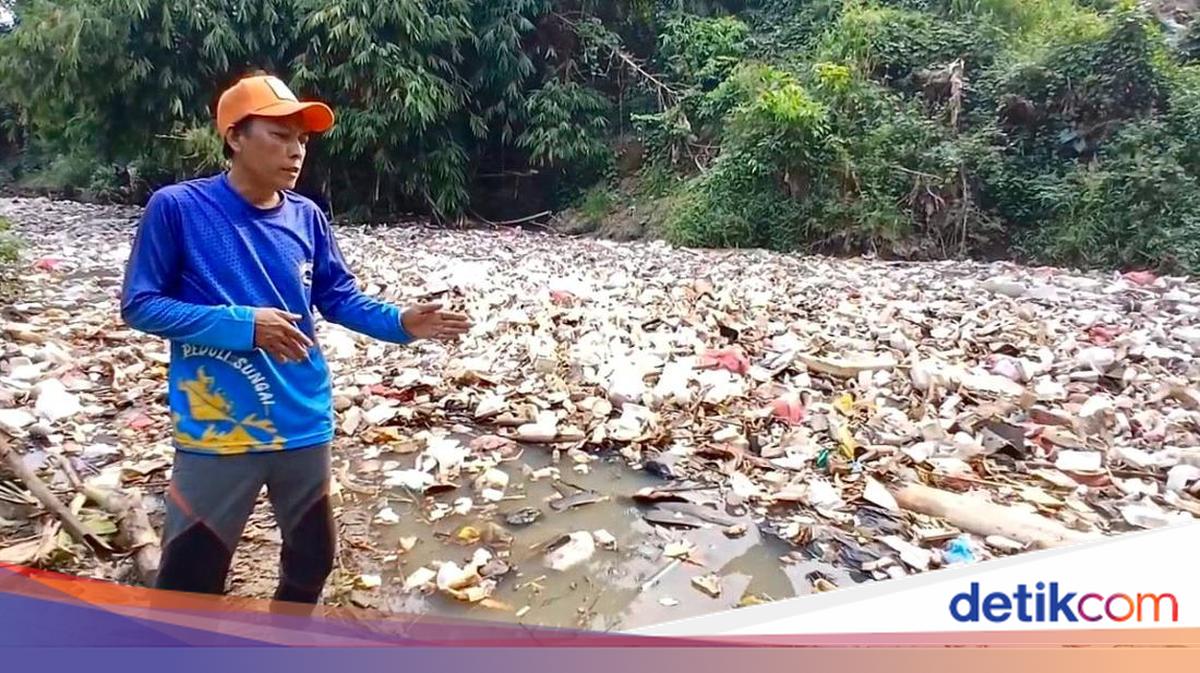 15 Ton Sampah Diangkut dari Sungai Cibanten di Serang