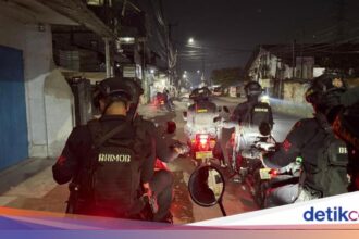 18 Remaja Bekasi Ditangkap Saat Hendak Tawuran, Bom Molotov Disita
