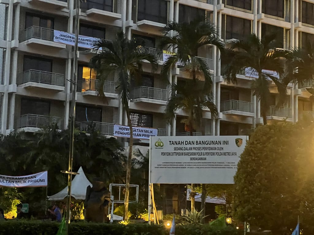 3.161 Aparat Gabungan Kawal Eksekusi Hotel Sultan