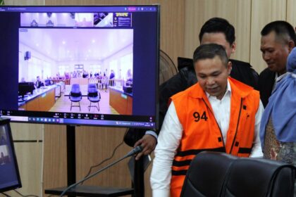Abdul Wahid Sidang: Dana Rp1 Miliar Terungkap di Pengadilan Tipikor