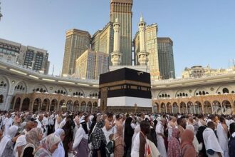 Arab Saudi Mengganti Kain Penutup Ka'bah Sambut Tahun Baru Islam