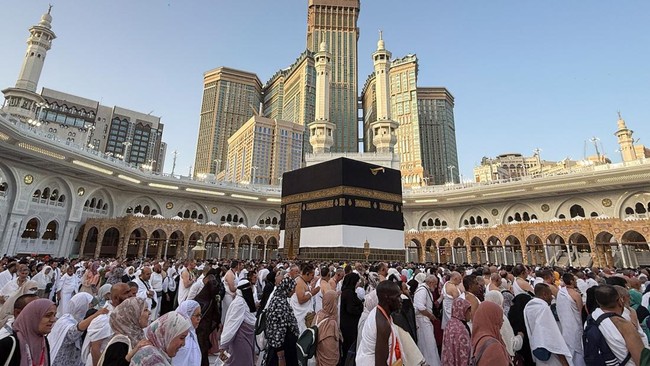 Arab Saudi Mengganti Kain Penutup Ka'bah Sambut Tahun Baru Islam