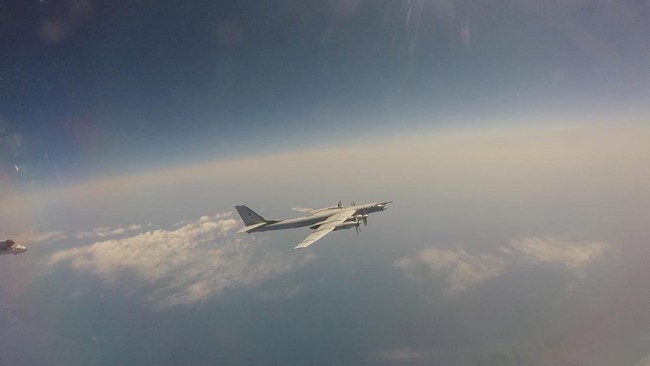 Bomber Nuklir Rusia Dibuntuti Jet Misterius Selama 16 Jam