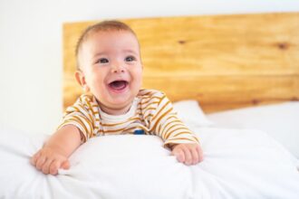 Cara Mengatasi Demam pada Bayi Setelah Imunisasi