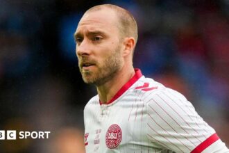 Christian Eriksen Sadar Setelah Kolaps di Pertandingan Denmark
