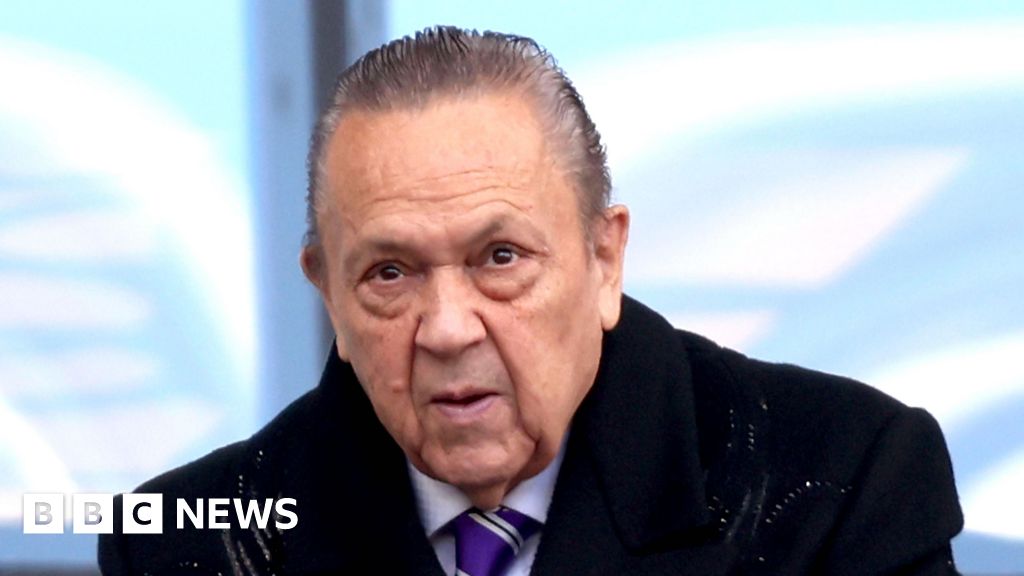 David Sullivan, Pemilik West Ham, Dituduh Eksploitasi Seksual