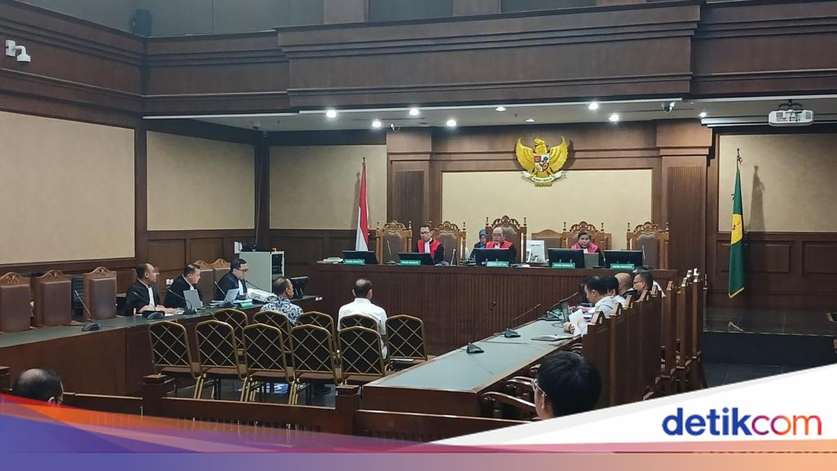 Eks Pejabat Bea Cukai Diperkenalkan Anggota BPK kepada Bos Blueray