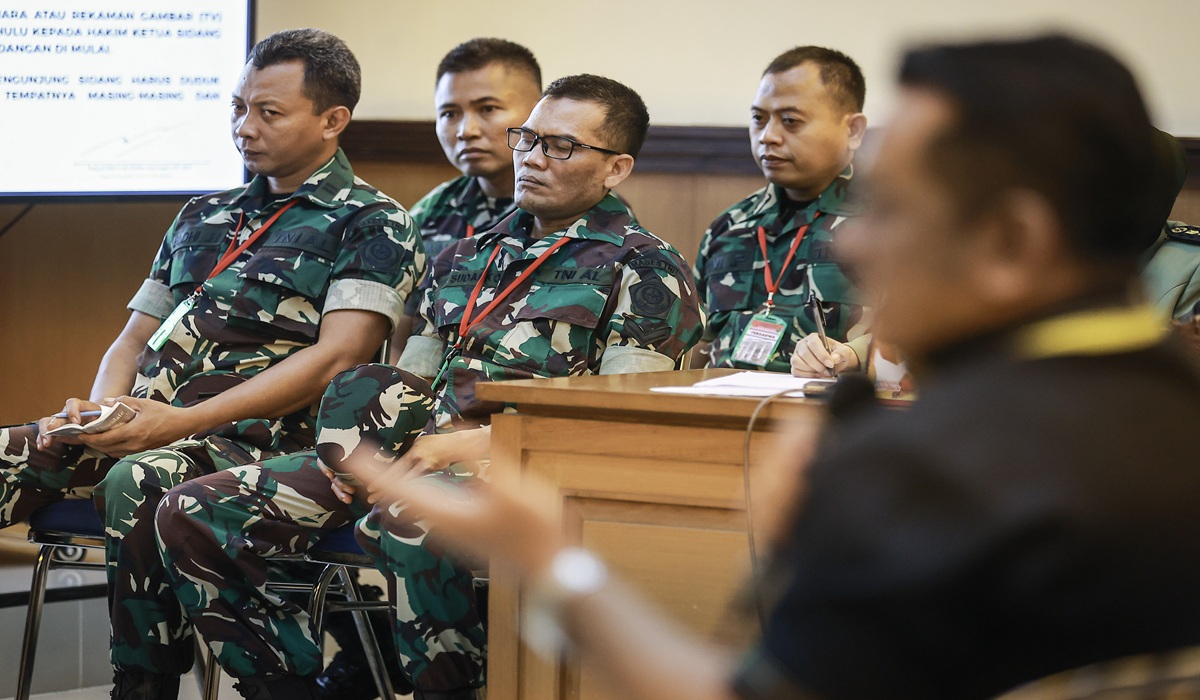 Empat Prajurit TNI Terdakwa Penyiraman Air Keras Dituntut 2,5 Tahun
