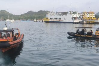 Evakuasi ABK Vietnam dari Kapal di Laut Pangkep Sulsel