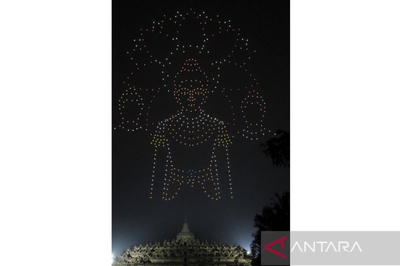 Formasi Drone Meriahkan Waisak 2026 di Candi Borobudur