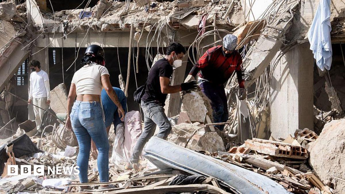 Gempa Venezuela: Keluarga Berharap Mukjizat di Tengah Reruntuhan