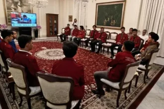 Gibran Temui Mahasiswa Demo, Janji Sampaikan Aspirasi ke Prabowo