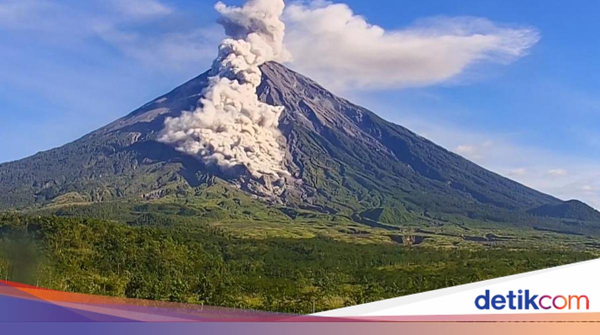 Gunung Semeru Mengalami Erupsi Dua Kali Pagi Ini