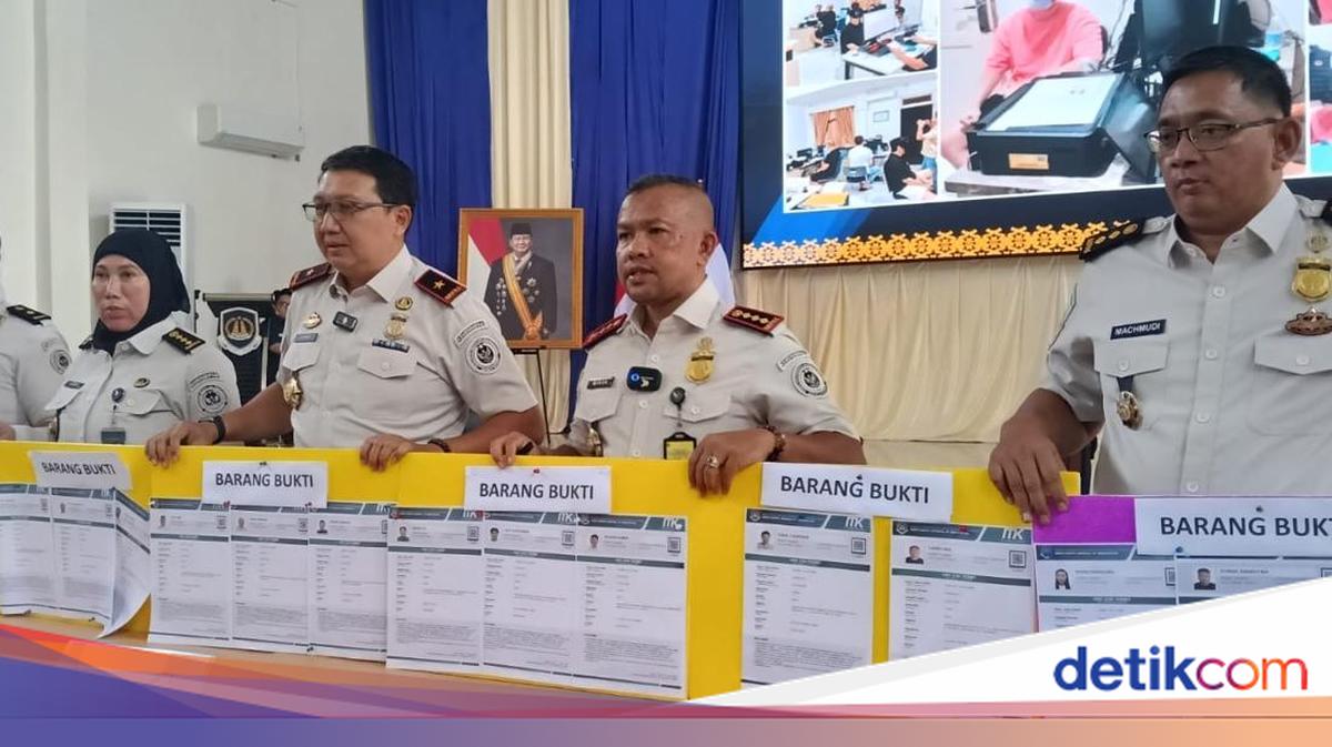 Imigrasi Sumsel Deportasi 16 WNA China karena Langgar Izin Tinggal