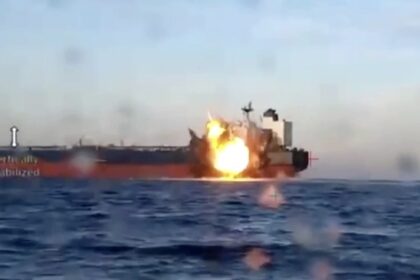 Iran Luncurkan Drone di Selat Hormuz, AS Bertindak