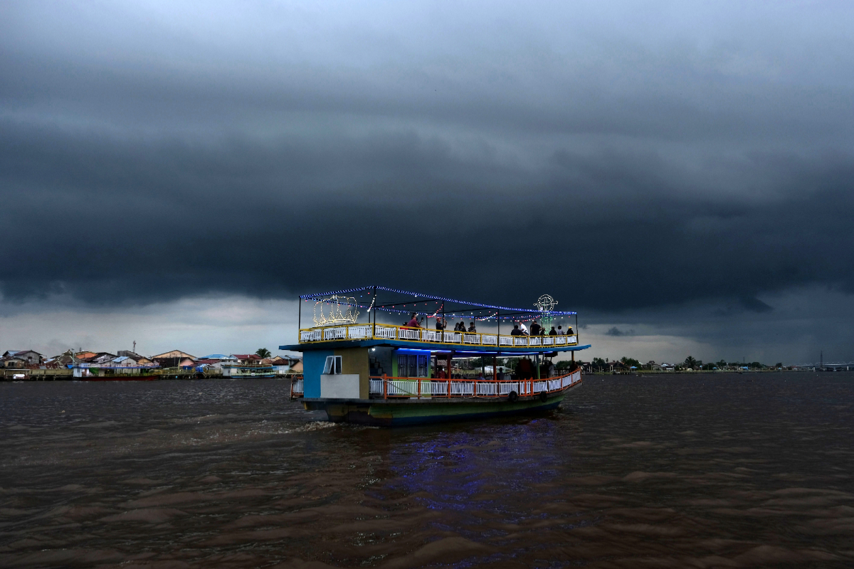 Kalimantan Barat Bersiap Hadapi Cuaca Ekstrem Senin Ini
