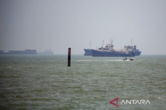 Kapal Dagang Kini Bebas Melalui Selat Hormuz