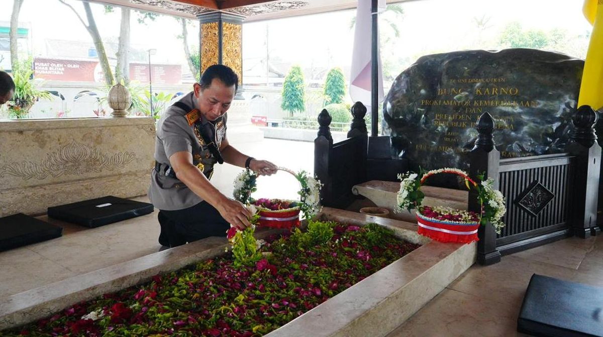Kapolri Ziarah ke Makam Presiden RI untuk HUT Bhayangkara