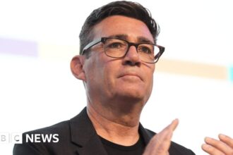 Kemenangan Telak Burnham Tinggalkan Starmer di Persimpangan Kepemimpinan