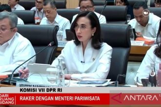 Kemenpar Tetapkan Target 19,1 Juta Wisman ke Indonesia pada 2027