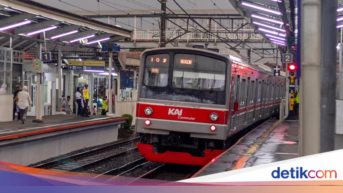 Kericuhan di Kereta Terkait Payung, KAI Tegaskan Aturan KRL