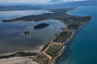 Kontroversi Proyek Resor di Albania Terkait Menantu Trump