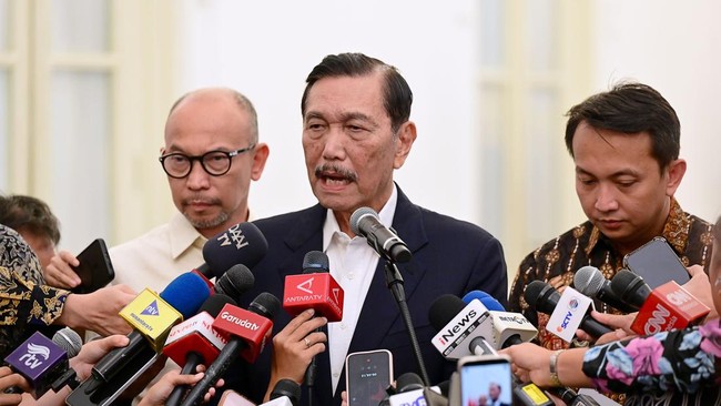 Luhut Analisis Alasan Kemiskinan Naik Meski Ekonomi Tumbuh 5%
