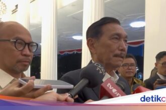 Luhut Pandjaitan: Penyaluran Bansos Akan Gunakan Teknologi Digital dan AI