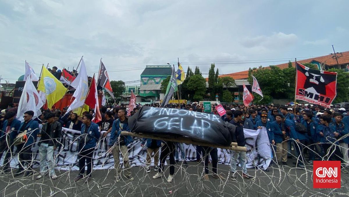 Mahasiswa Surabaya Gelar Demonstrasi Besar-besaran