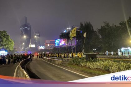 Mahasiswa Tosari Berujung Long March ke Semanggi