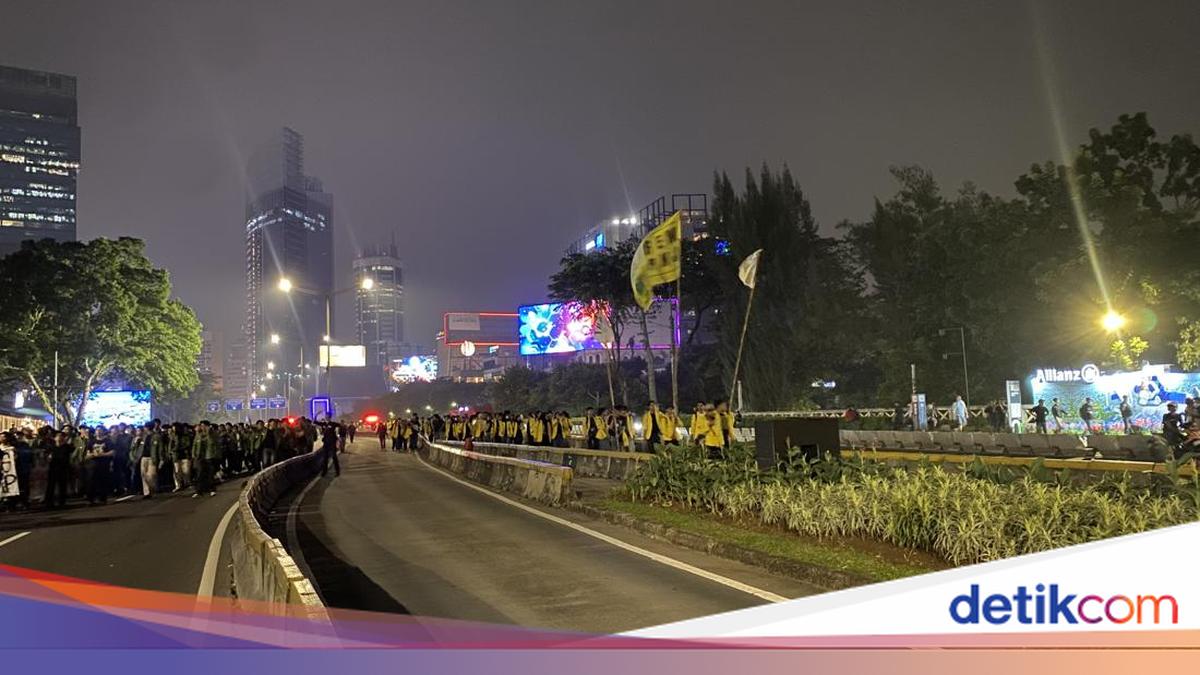 Mahasiswa Tosari Berujung Long March ke Semanggi