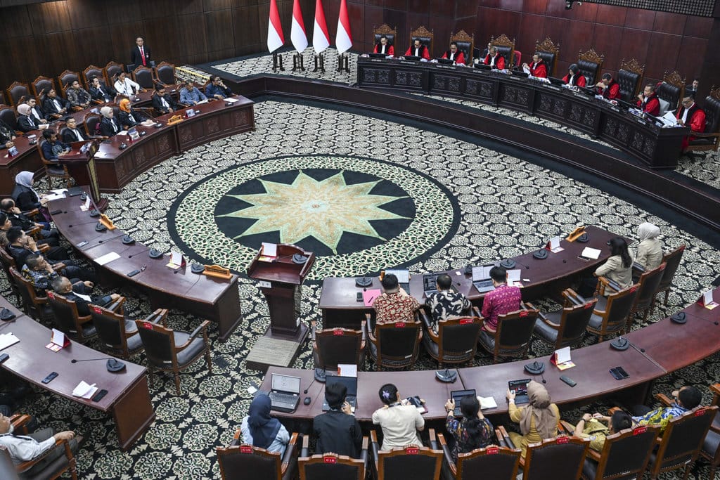 Mahkamah Konstitusi Tolak Gugatan Usia Calon Kepala Desa