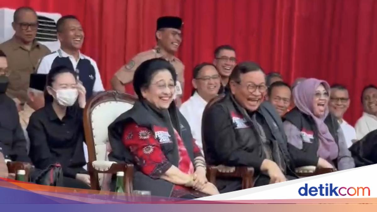 Megawati Tertawa di Festival Bung Karno Saat Lomba Impersonate